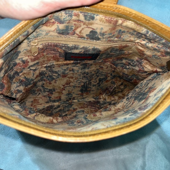 Hobo International Large Tan Distressed Fold Over Clutch Purse See Photos - Picture 6 of 13